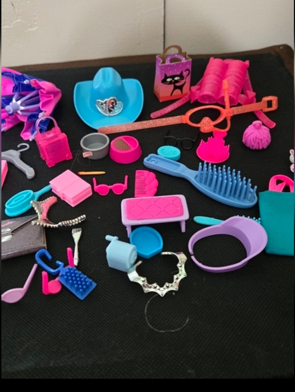 Mini bags,glasses,brushes & more Barbie & Non Barbie Vintage and Non Vintage
